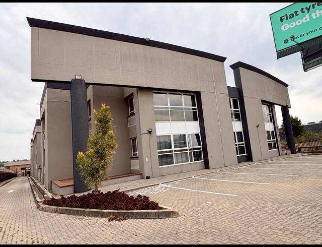 771M² OFFICE TO LET IN NOORDWYK